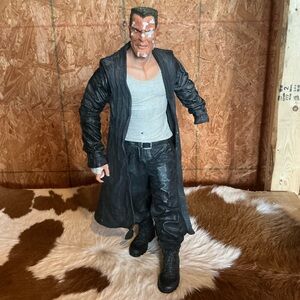 Sin City Marv 18” Color Action Figure Motion Activated Sound Frank Miller 2005